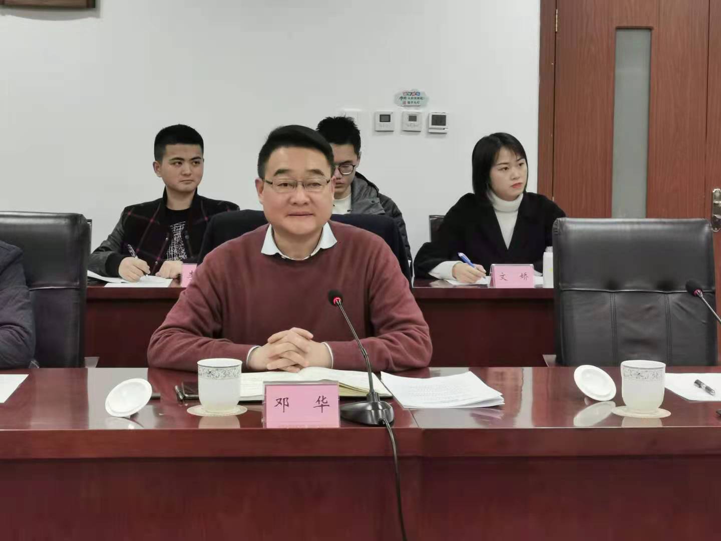 “省、市、縣三級(jí)聯(lián)動(dòng)，多方齊力推動(dòng)達(dá)州苧麻產(chǎn)業(yè)發(fā)展”。
