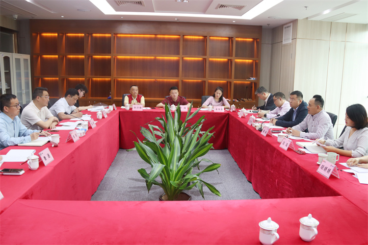 鄧華應(yīng)邀前往廣弘百創(chuàng)供應(yīng)鏈服務(wù)（海南）有限公司、南海商品交易中心洽談合作事宜